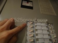 業務用エアコンのブレーカを落とす