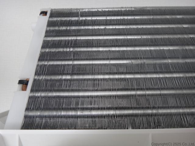 エアコン、洗浄後のアルミフィン部分