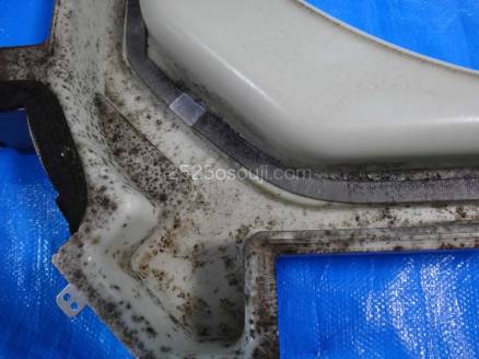 業務用エアコンの「ドレインパン」の洗浄前