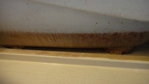 バスタブ下部,エプロン内部の汚れ2