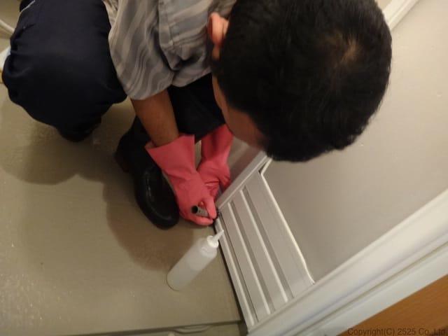 お風呂クリーニング、コーキング部分