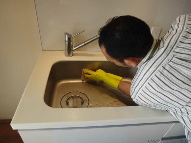 キッチンクリーニングシンク磨き
