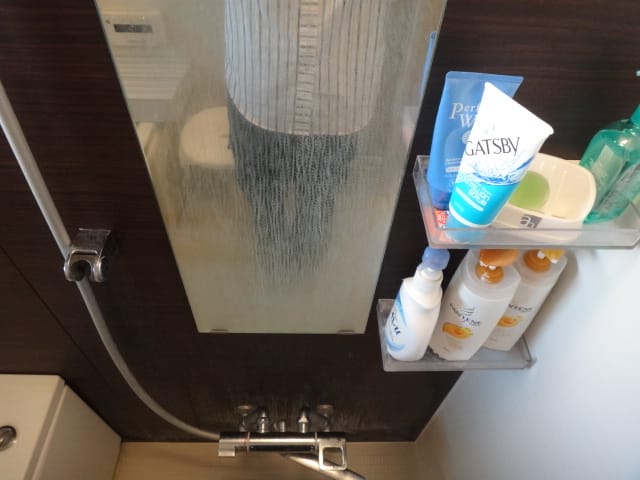 風呂鏡の鱗ウロコ汚れ,鏡の鱗状痕