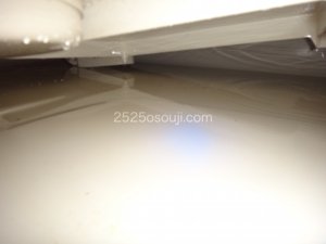 バスタブ下部洗浄後