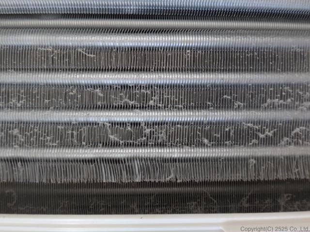 AY-C36SXアルミフィンの上にホコリ